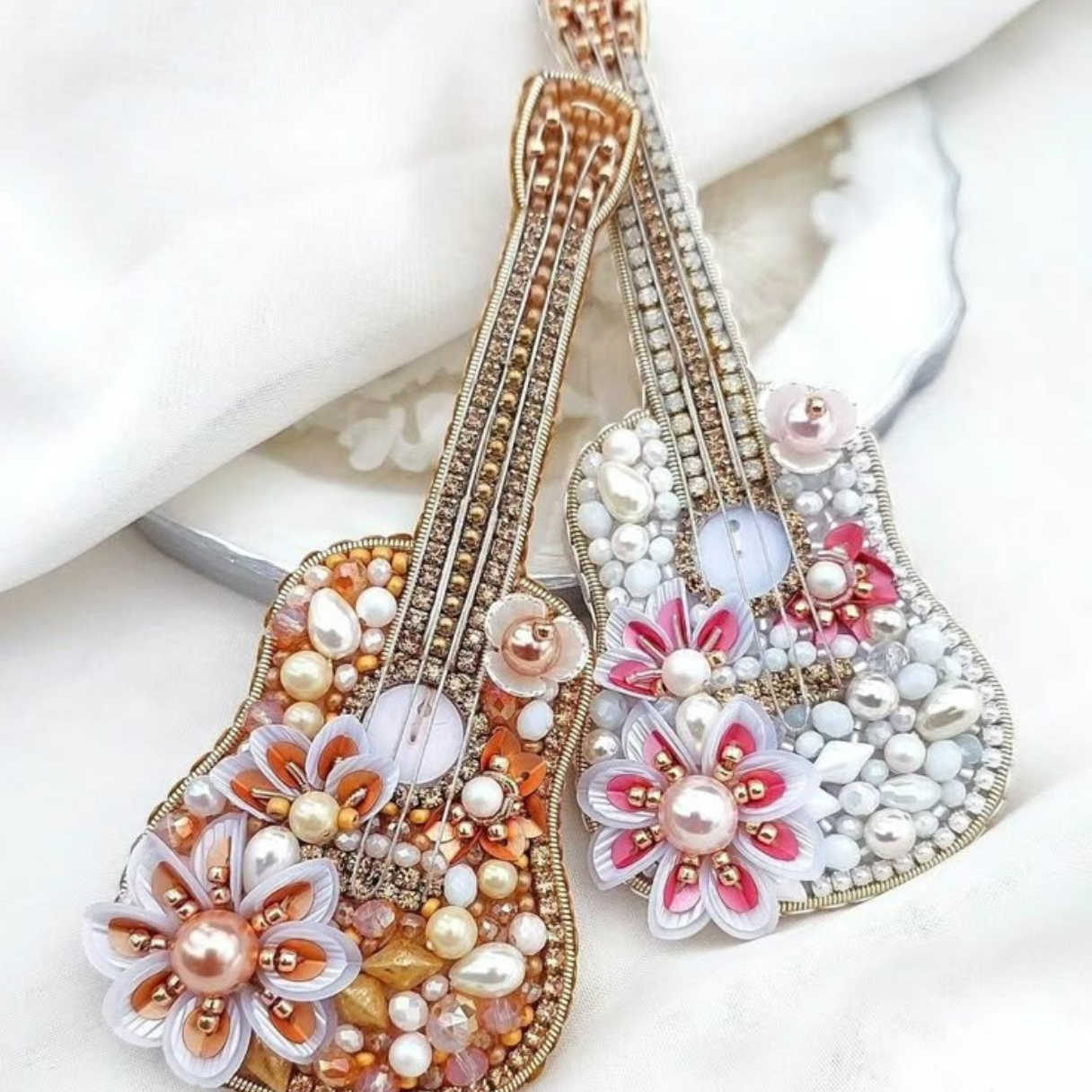 Guitar Brooch