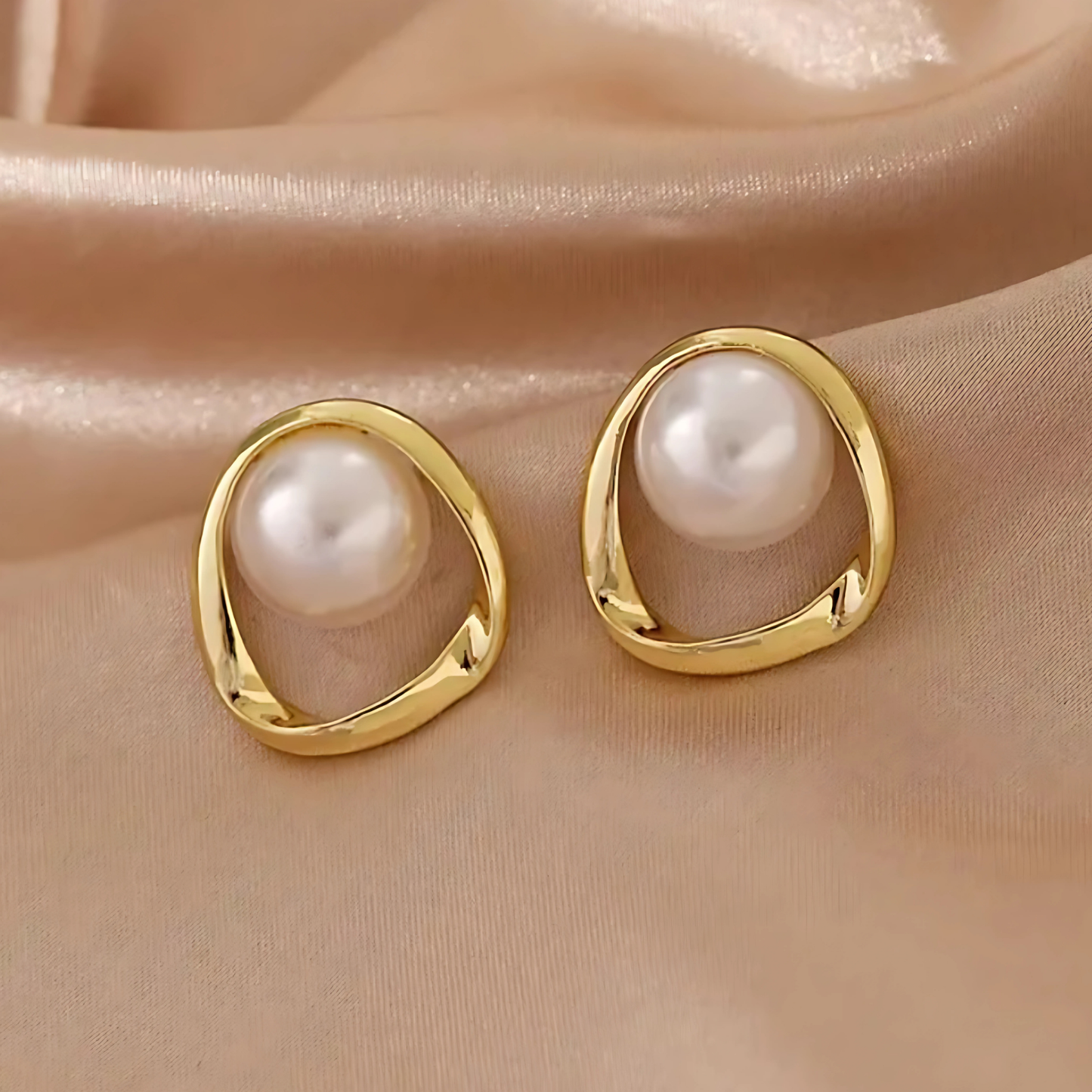 Gold Tone Abstract Circle Single Pearl Studs