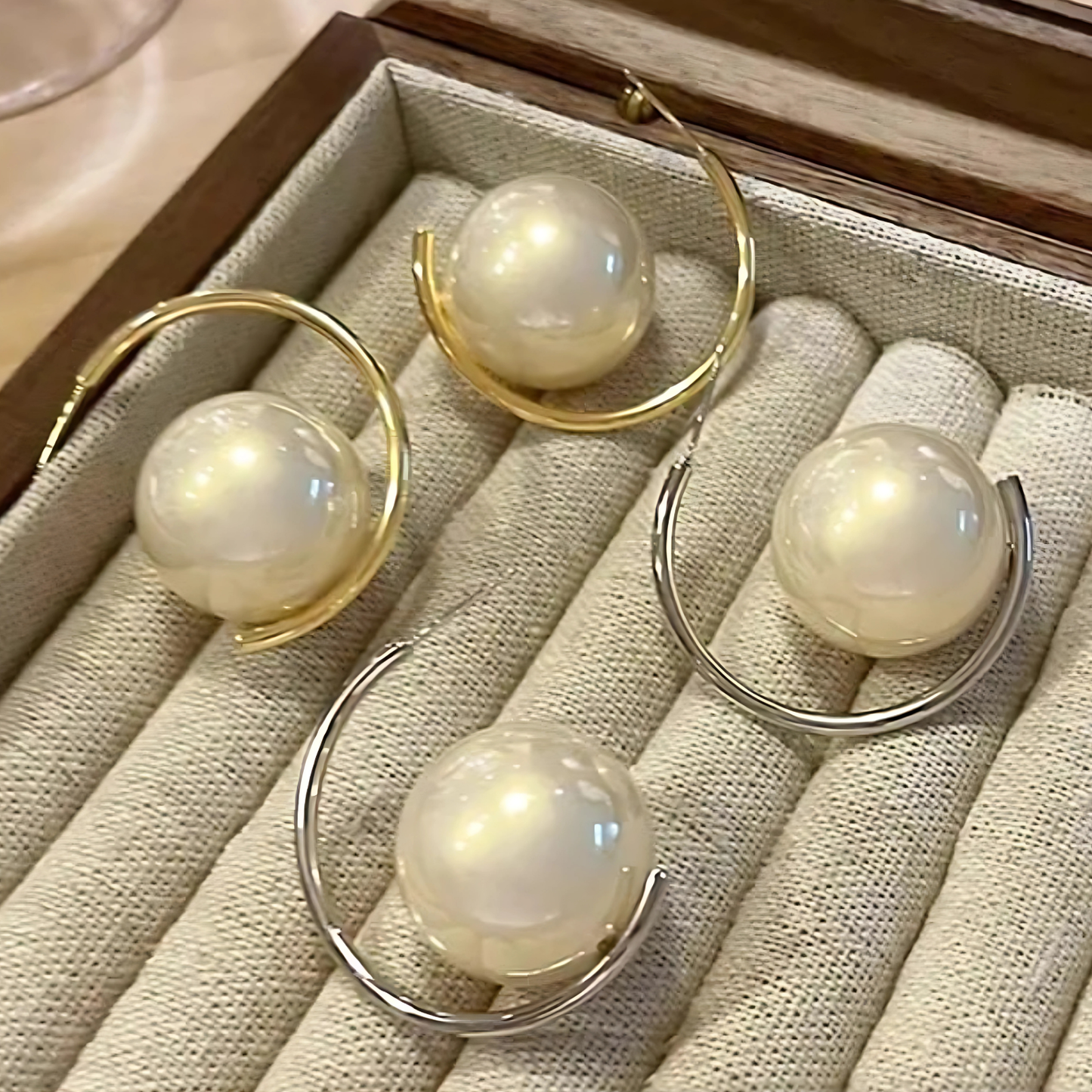 Open Hoop Pearl Stud Earrings / Elegant Pearl Fashion Earrings