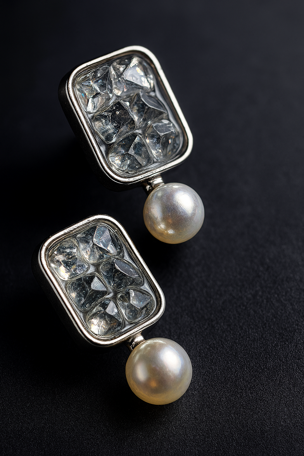 Designer geometric stud earrings with pearl drop – chic and modern accessory for evening outfits