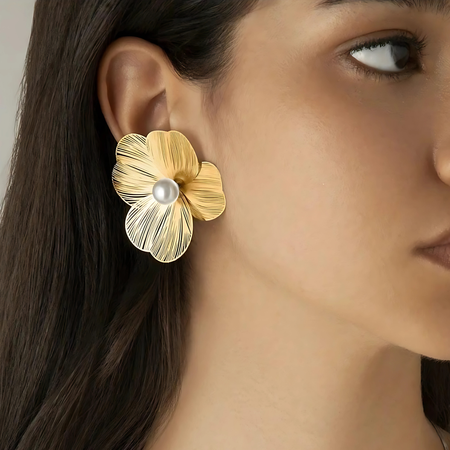 Brushed Gold Flower Pearl Earrings