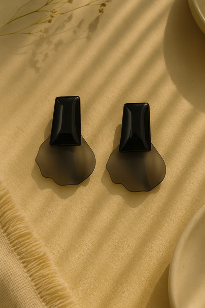 Modern anti-tarnish black and grey resin earrings with geometric petal design – stylish statement drops for women