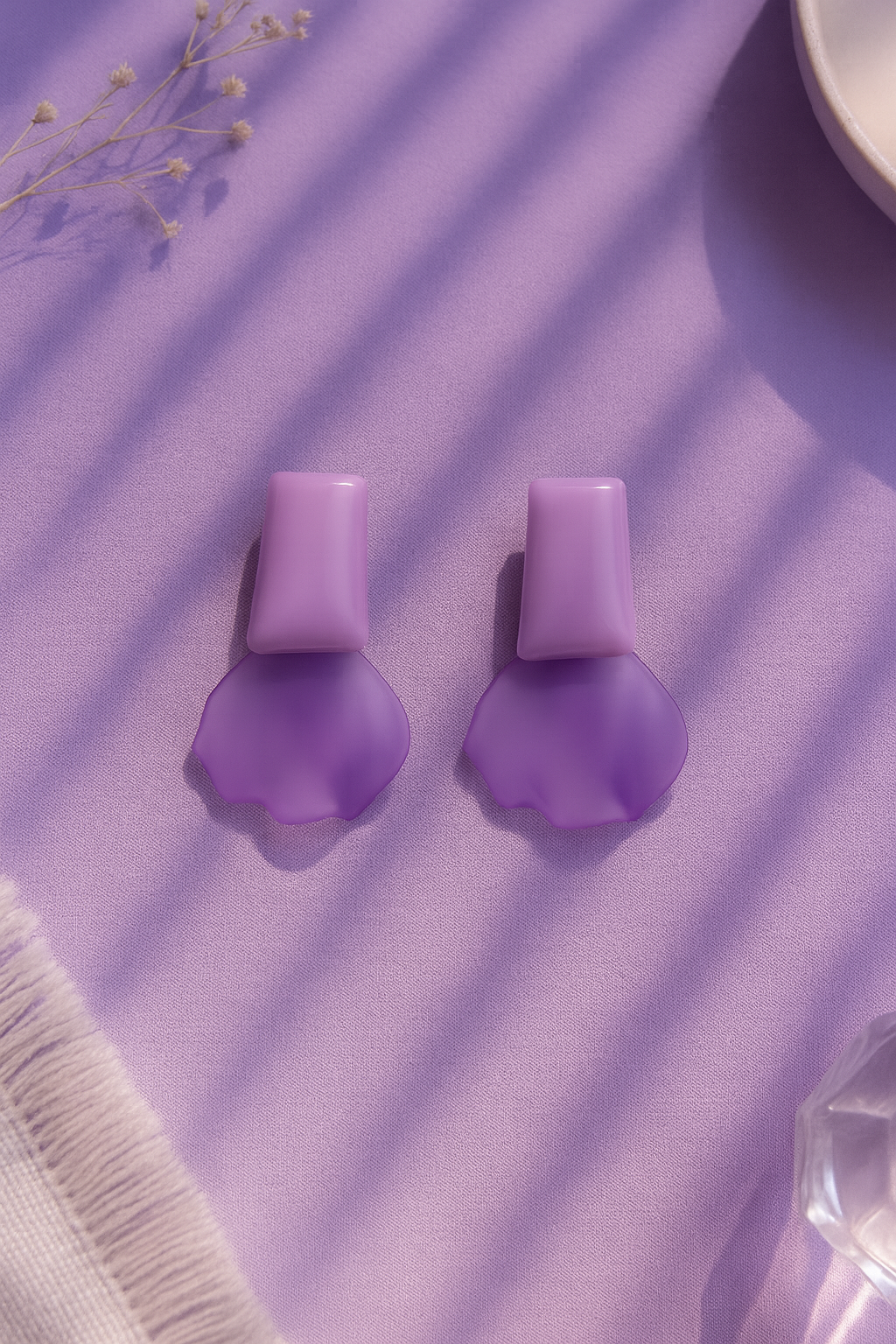 Lavender resin drop earrings with abstract petal design – trendy anti-tarnish fashion jewelry for women.